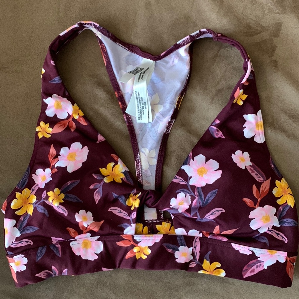 Pink Victoria Secret sports bra